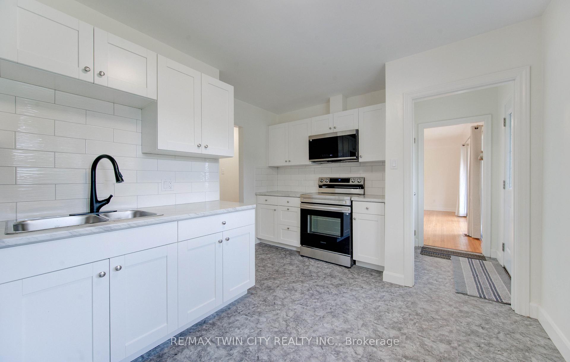 Photo 6 of 28 Jack Avenue, Kitchener — HOMEH
