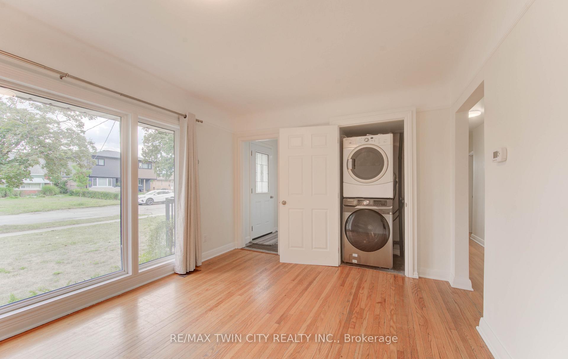 Photo 16 of 28 Jack Avenue, Kitchener — HOMEH