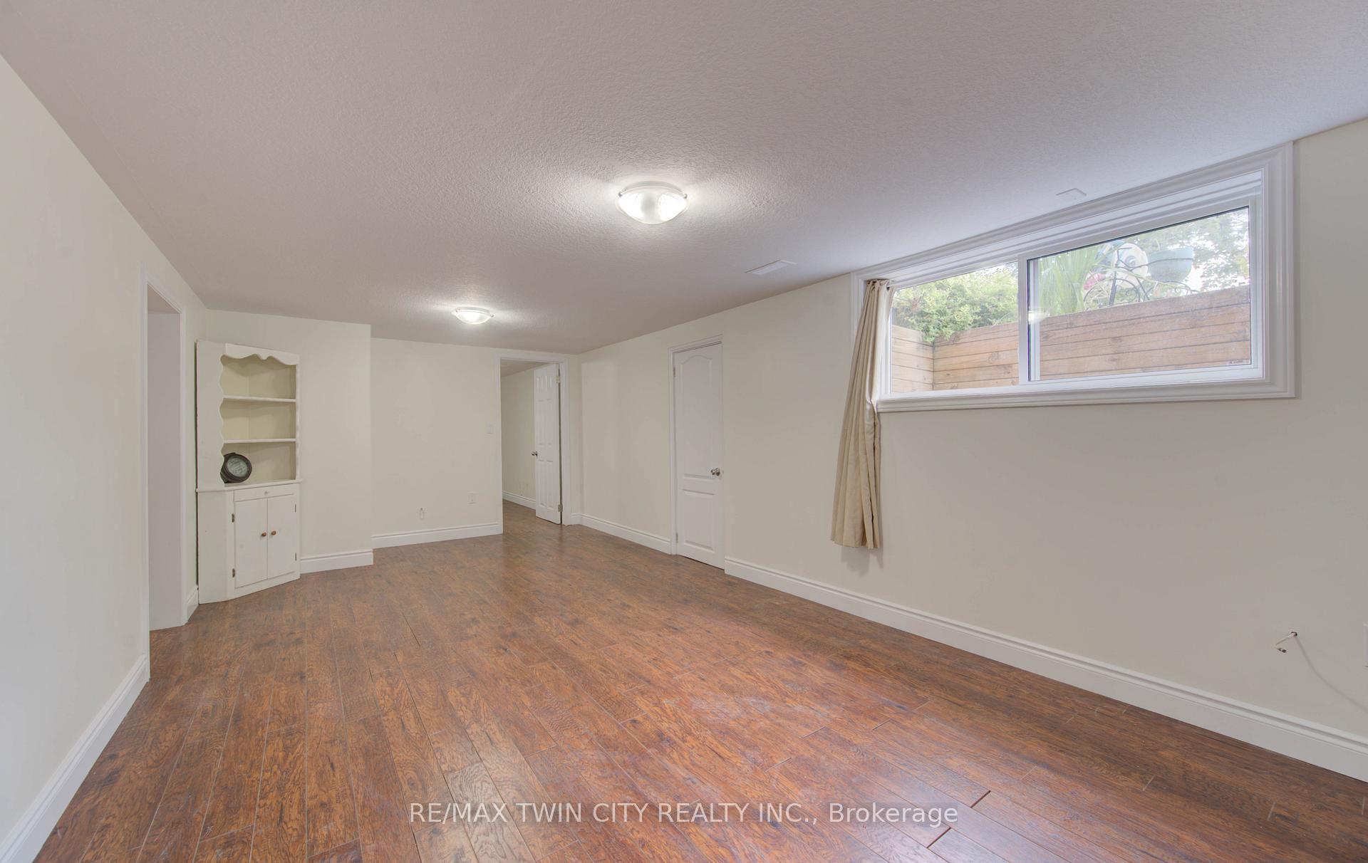 Photo 23 of 28 Jack Avenue, Kitchener — HOMEH