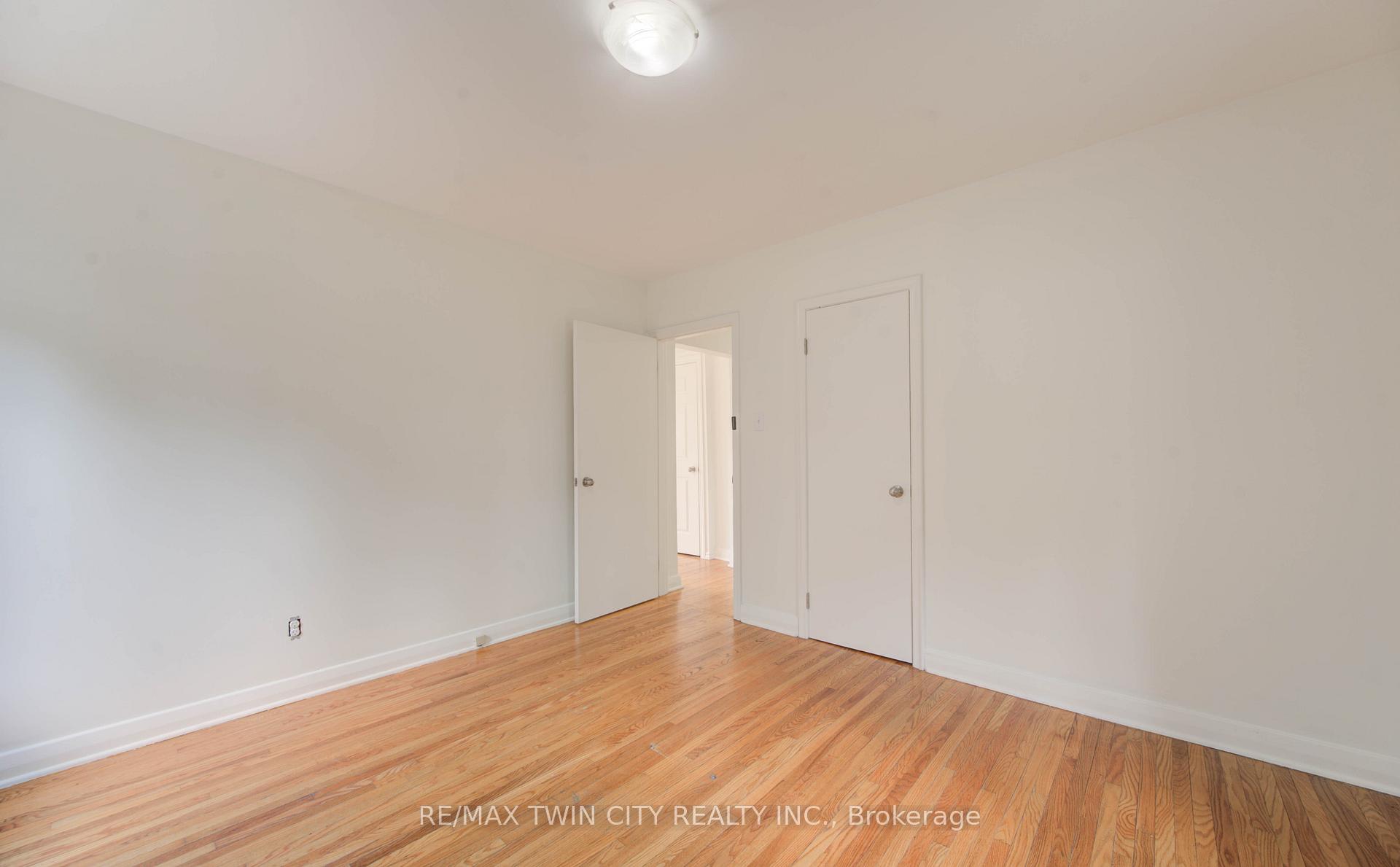Photo 32 of 28 Jack Avenue, Kitchener — HOMEH