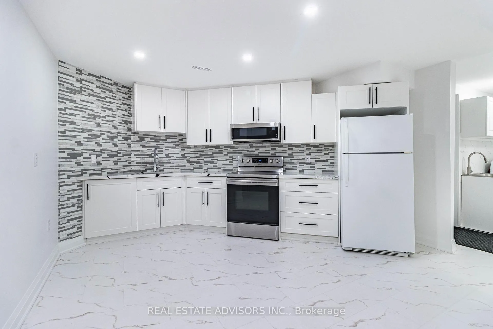 Photo 10 of 74 Pinebrook Circle, Caledon, Rural Caledon — HOMEH