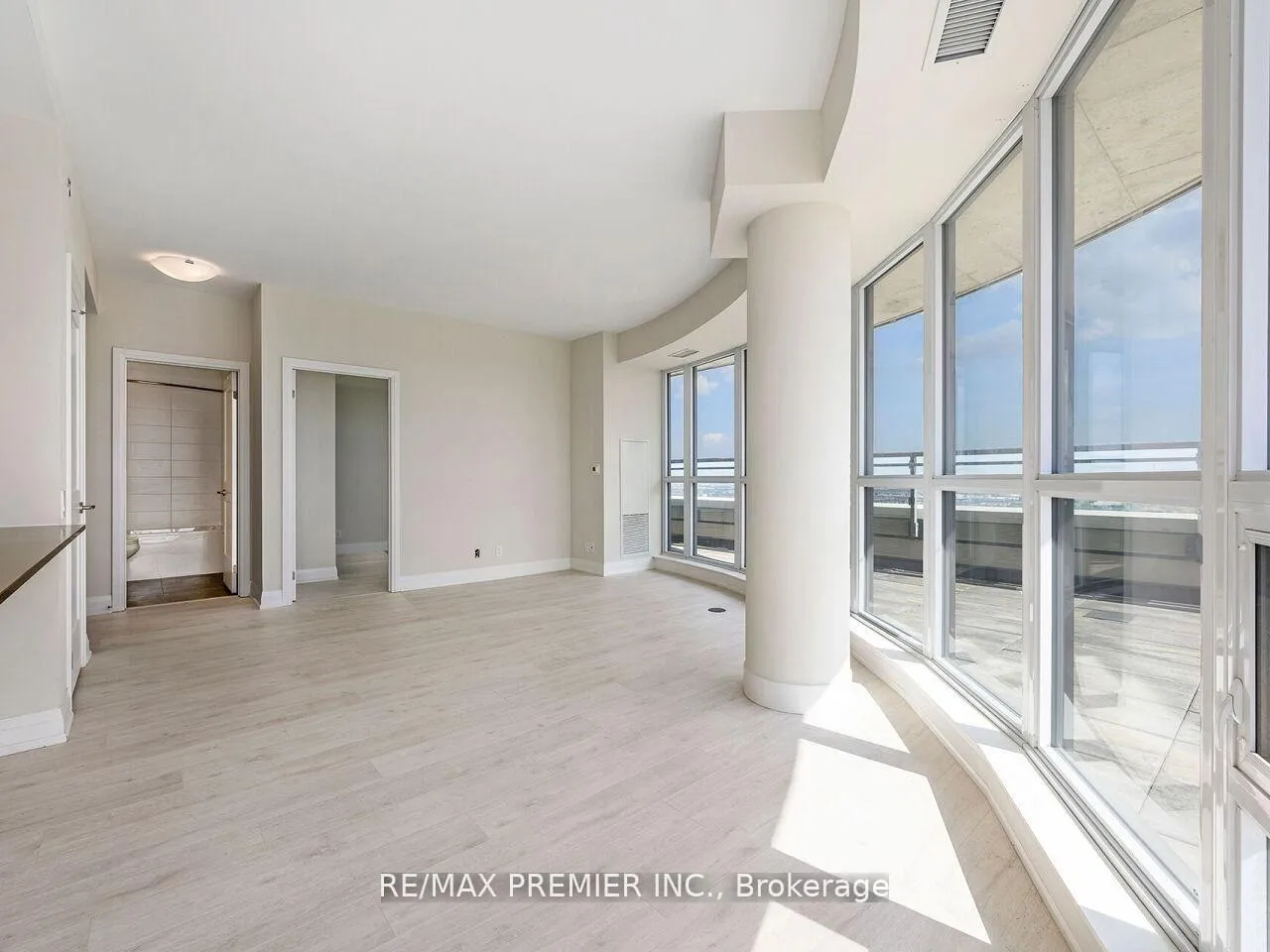Photo 18 of Unit 1805, 15 Lynch Street, Brampton, Queen Street Corridor — HOMEH