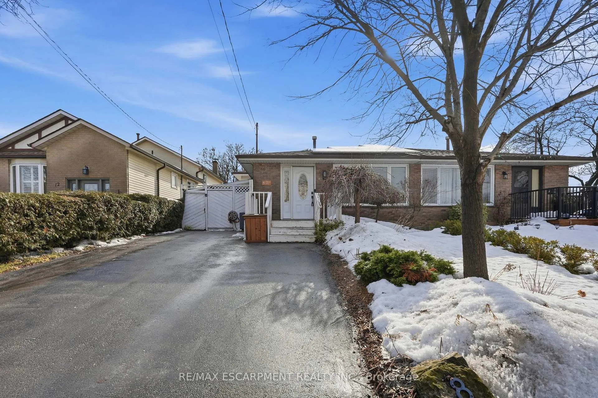 Photo 1 of 8 Elmore Drive N, Hamilton, Eleanor — HOMEH