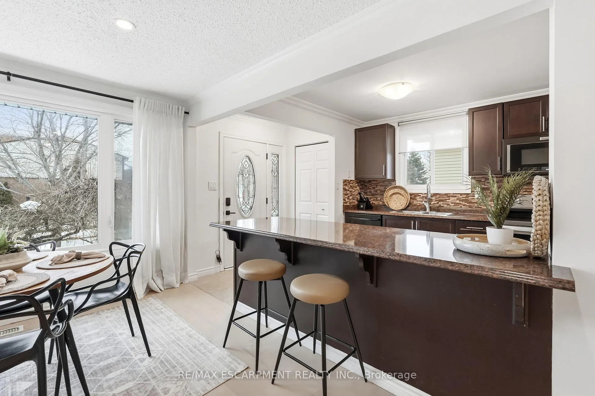 Photo 7 of 8 Elmore Drive N, Hamilton, Eleanor — HOMEH