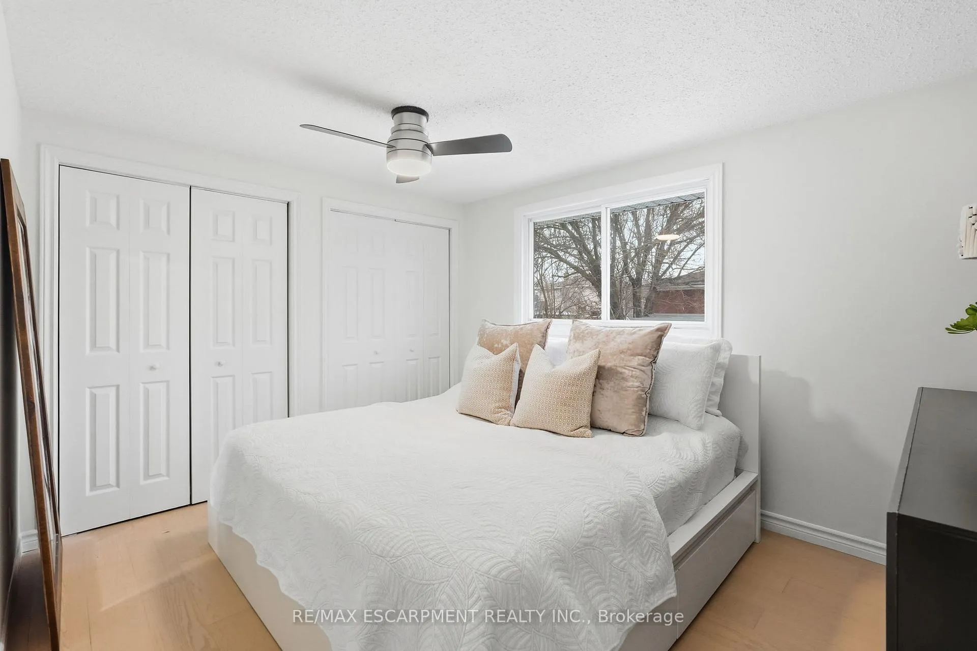 Photo 15 of 8 Elmore Drive N, Hamilton, Eleanor — HOMEH
