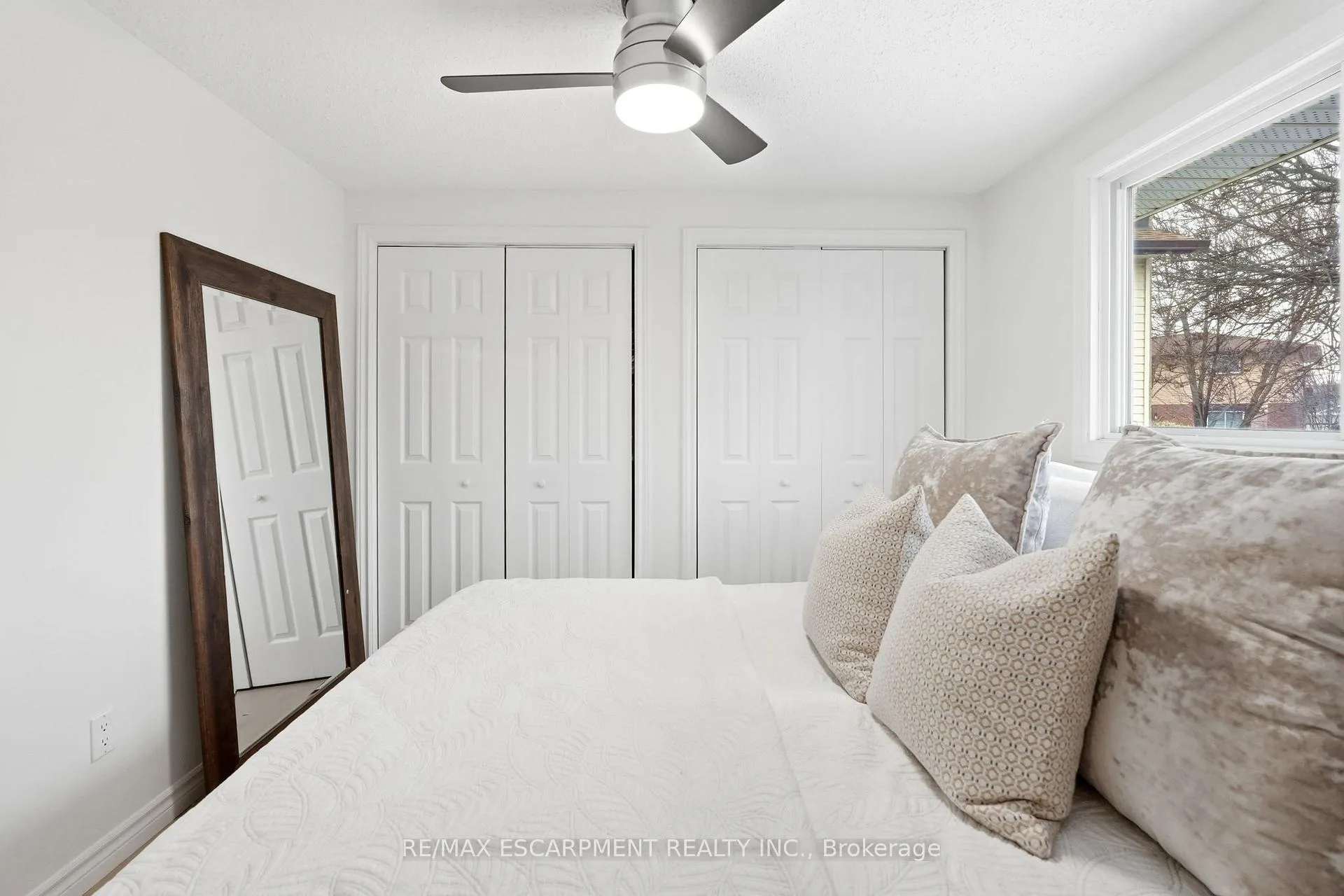 Photo 18 of 8 Elmore Drive N, Hamilton, Eleanor — HOMEH