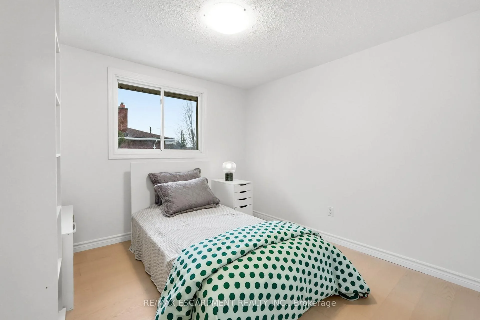 Photo 19 of 8 Elmore Drive N, Hamilton, Eleanor — HOMEH