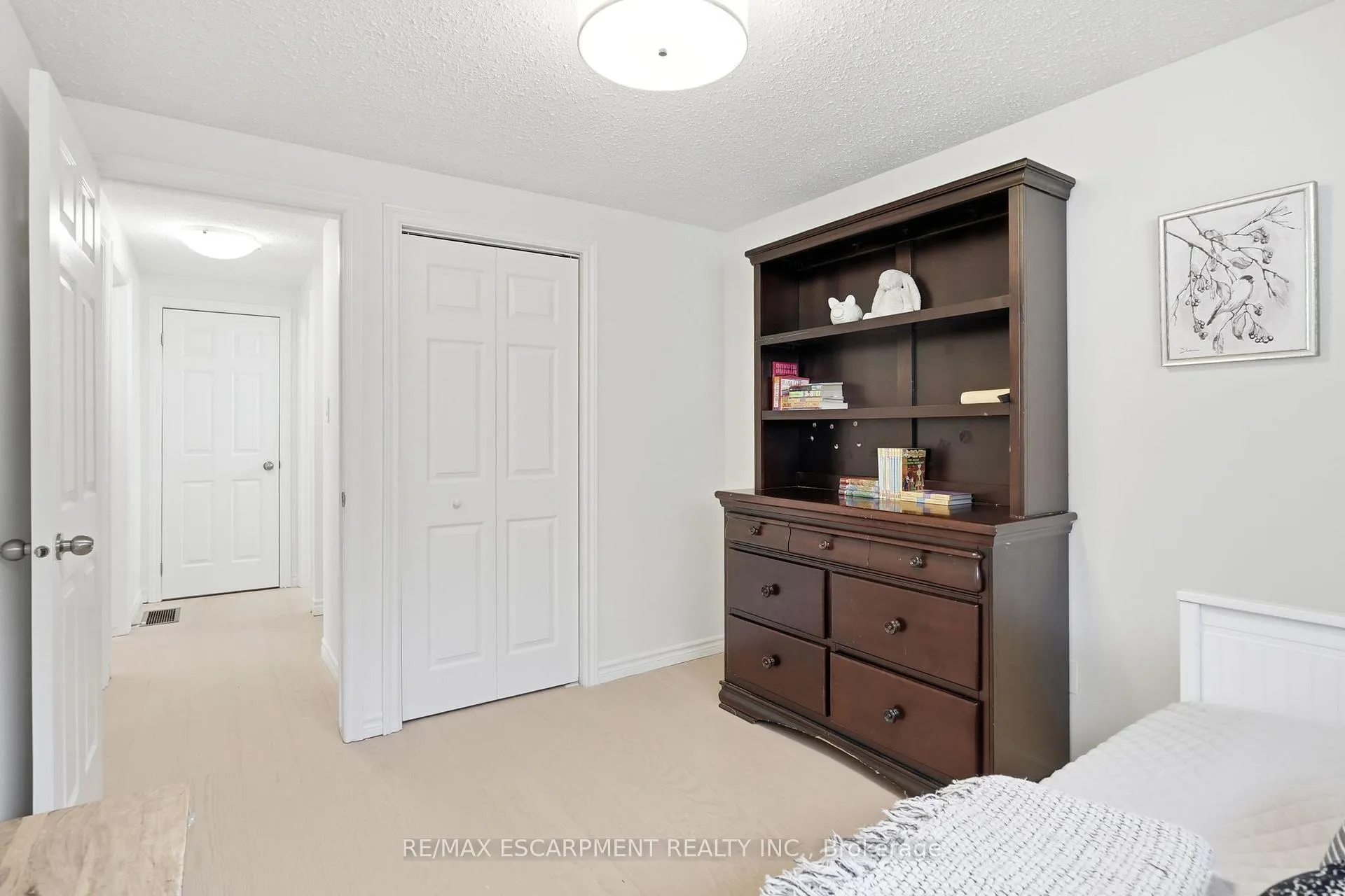 Photo 22 of 8 Elmore Drive N, Hamilton, Eleanor — HOMEH