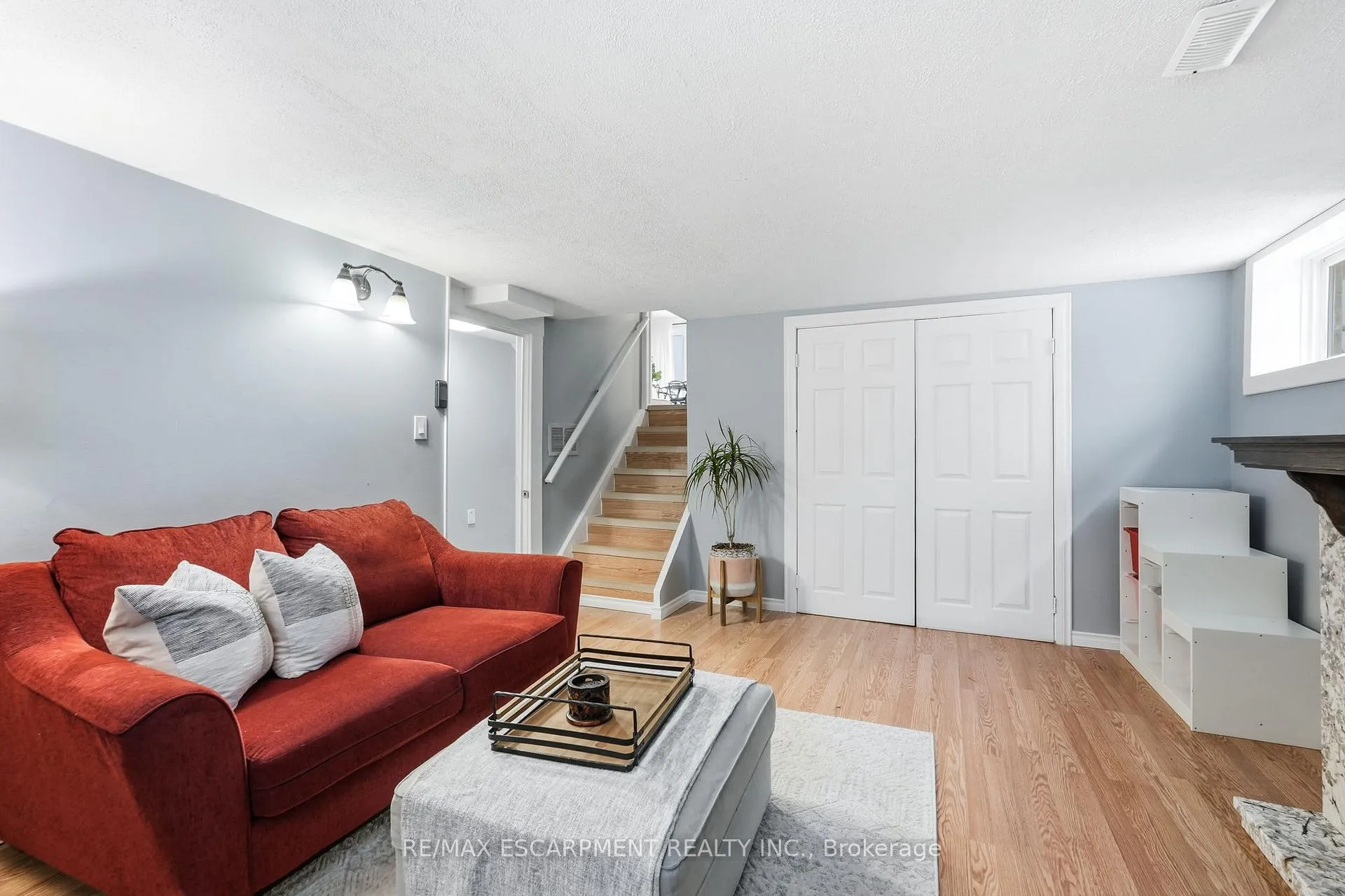 Photo 25 of 8 Elmore Drive N, Hamilton, Eleanor — HOMEH