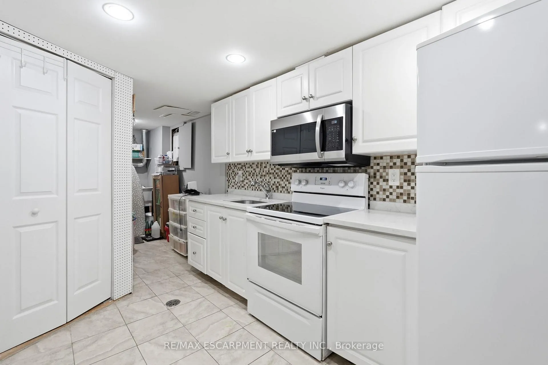 Photo 31 of 8 Elmore Drive N, Hamilton, Eleanor — HOMEH