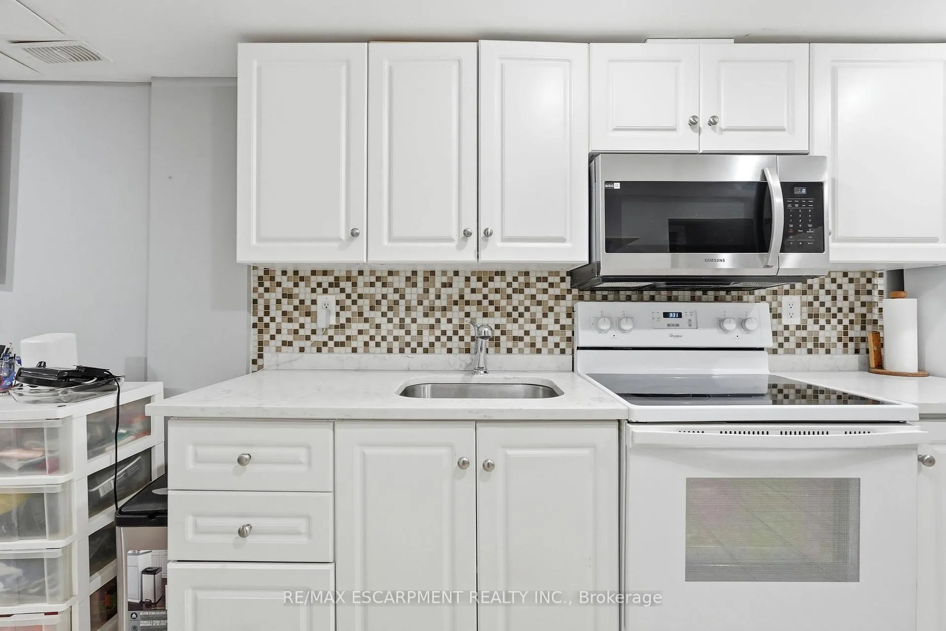 Photo 32 of 8 Elmore Drive N, Hamilton, Eleanor — HOMEH