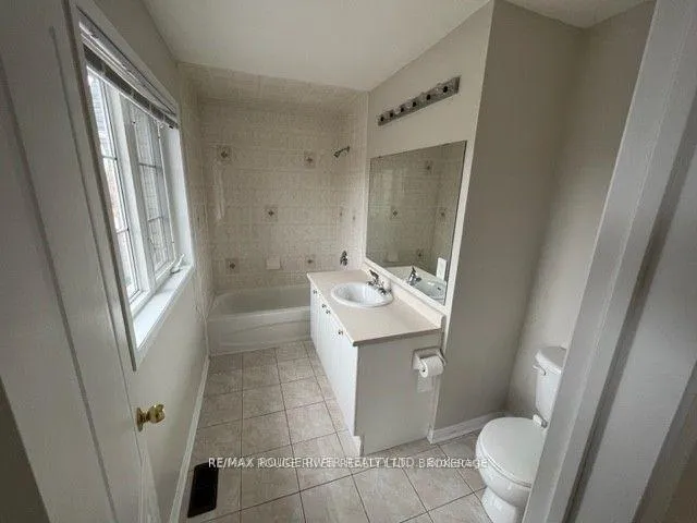 Photo 8 of 32 Puttingedge Drive, Whitby, Rolling Acres — HOMEH