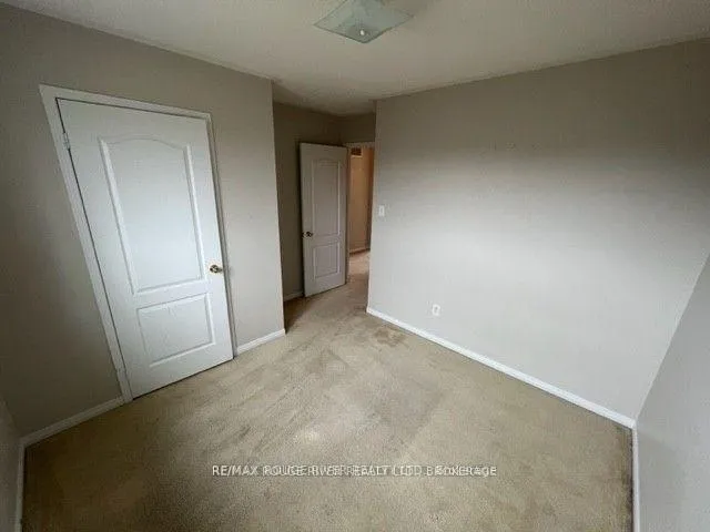 Photo 11 of 32 Puttingedge Drive, Whitby, Rolling Acres — HOMEH