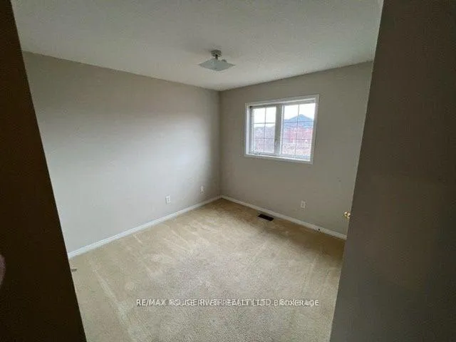 Photo 12 of 32 Puttingedge Drive, Whitby, Rolling Acres — HOMEH