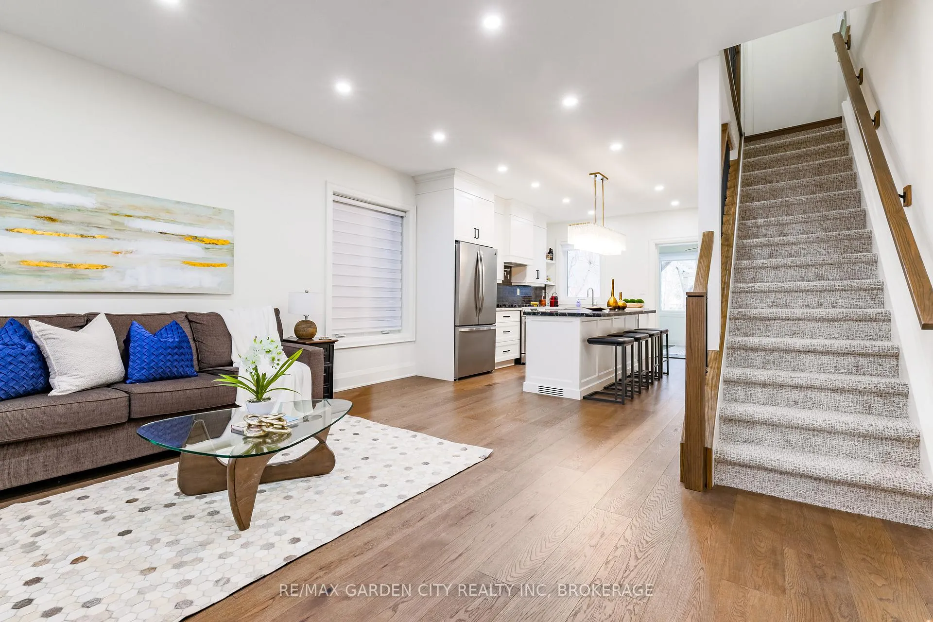 Photo 1 of 254 St Clair Boulevard, Hamilton, St. Clair — HOMEH