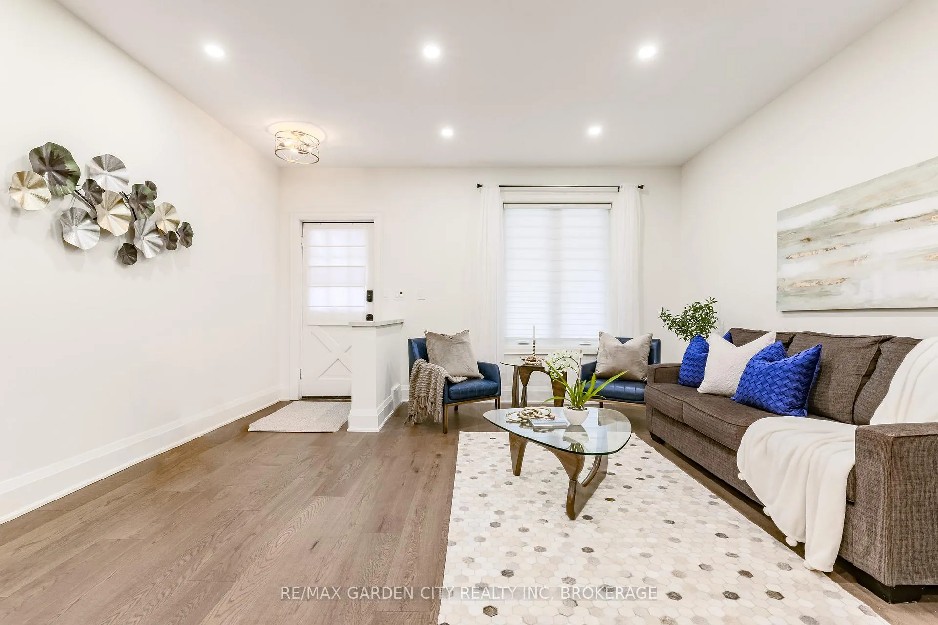 Photo 4 of 254 St Clair Boulevard, Hamilton, St. Clair — HOMEH