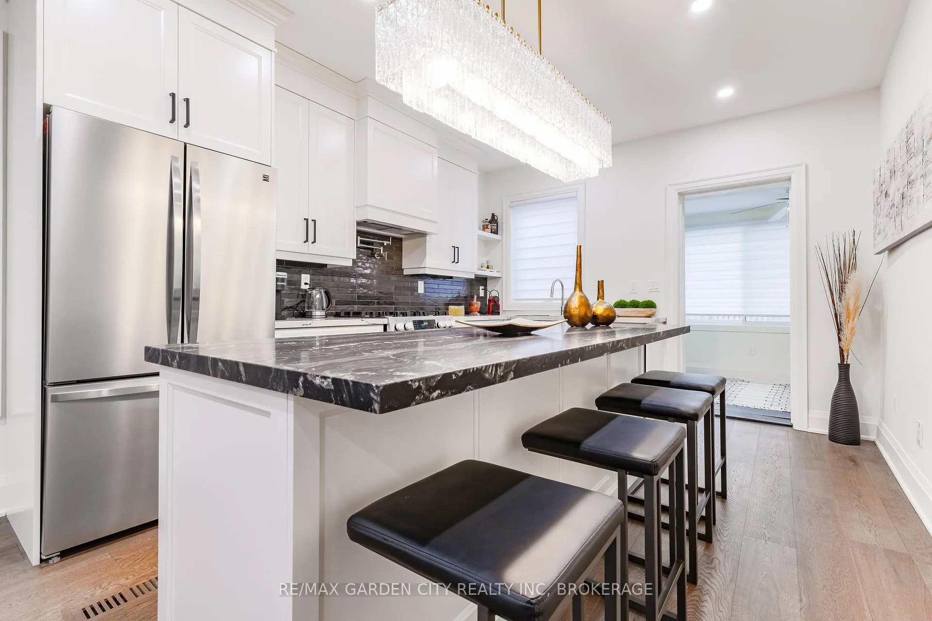 Photo 6 of 254 St Clair Boulevard, Hamilton, St. Clair — HOMEH