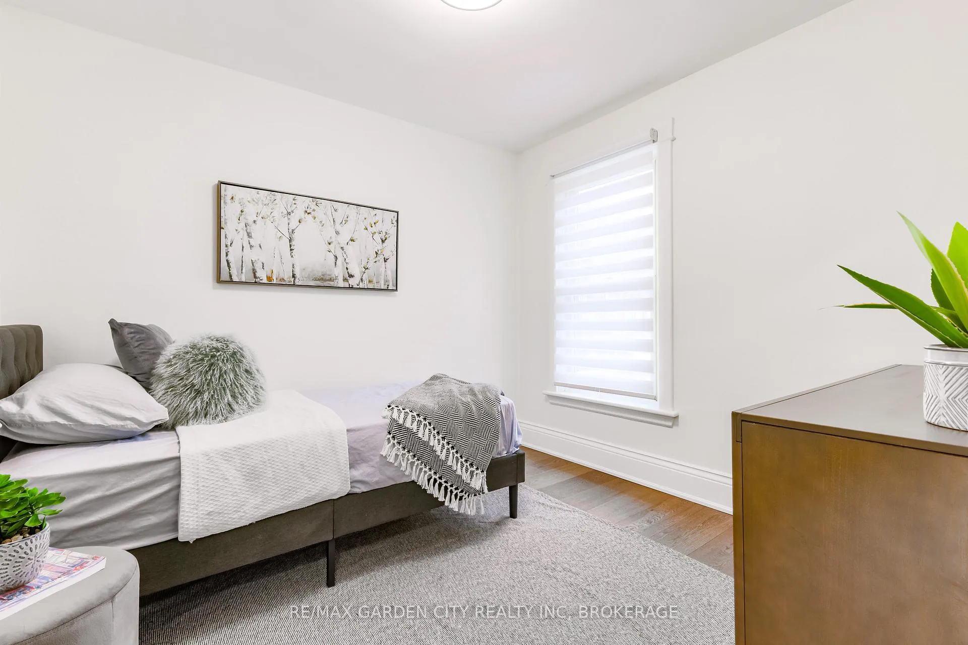 Photo 15 of 254 St Clair Boulevard, Hamilton, St. Clair — HOMEH