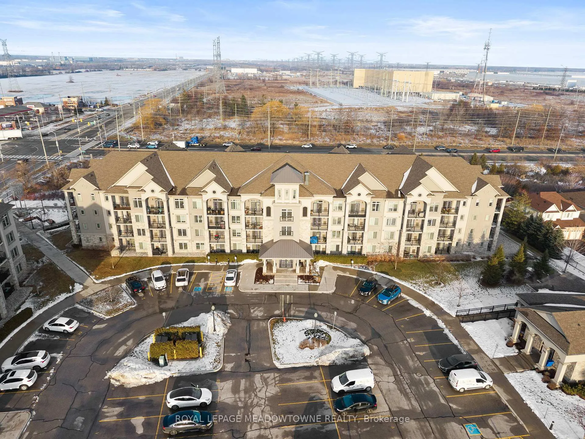Front of Unit 310, 1470 Main Street E