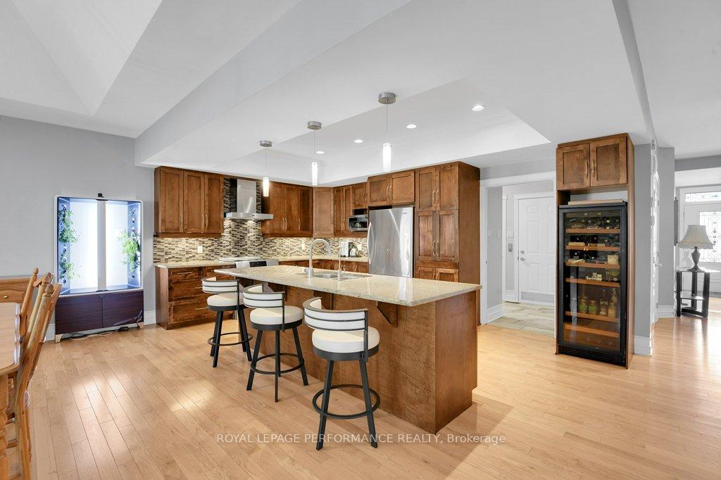 Photo 10 of 144 Solera Circle, Ottawa, Hunt Club Park/Greenboro — HOMEH