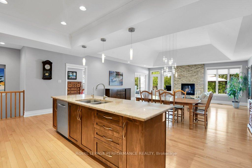 Photo 11 of 144 Solera Circle, Ottawa, Hunt Club Park/Greenboro — HOMEH