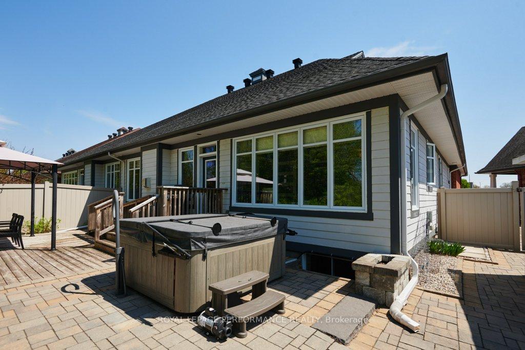 Photo 32 of 144 Solera Circle, Ottawa, Hunt Club Park/Greenboro — HOMEH
