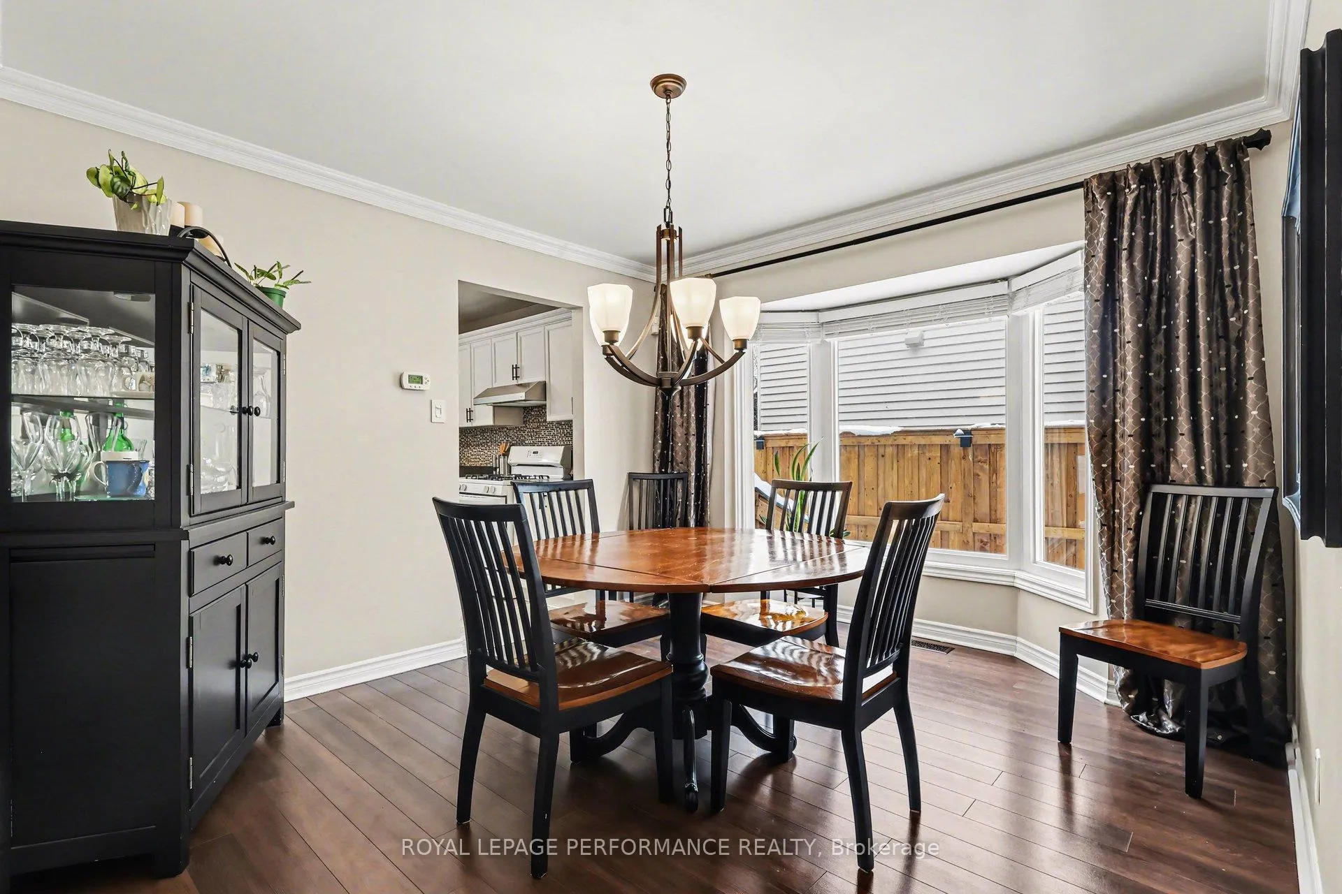 Photo 12 of 1606 Westport Crescent, Ottawa, Chateauneuf — HOMEH