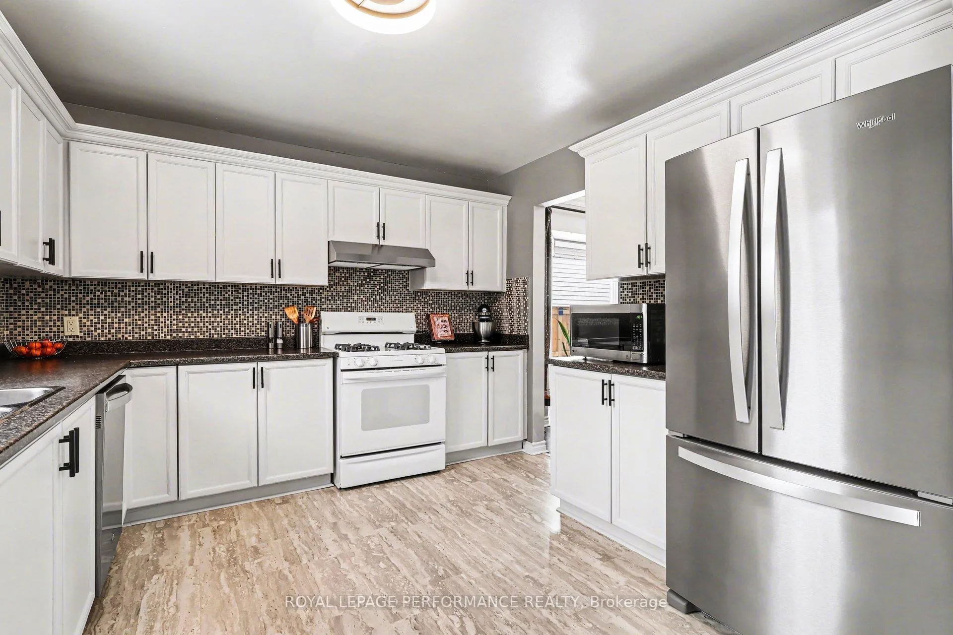 Photo 14 of 1606 Westport Crescent, Ottawa, Chateauneuf — HOMEH
