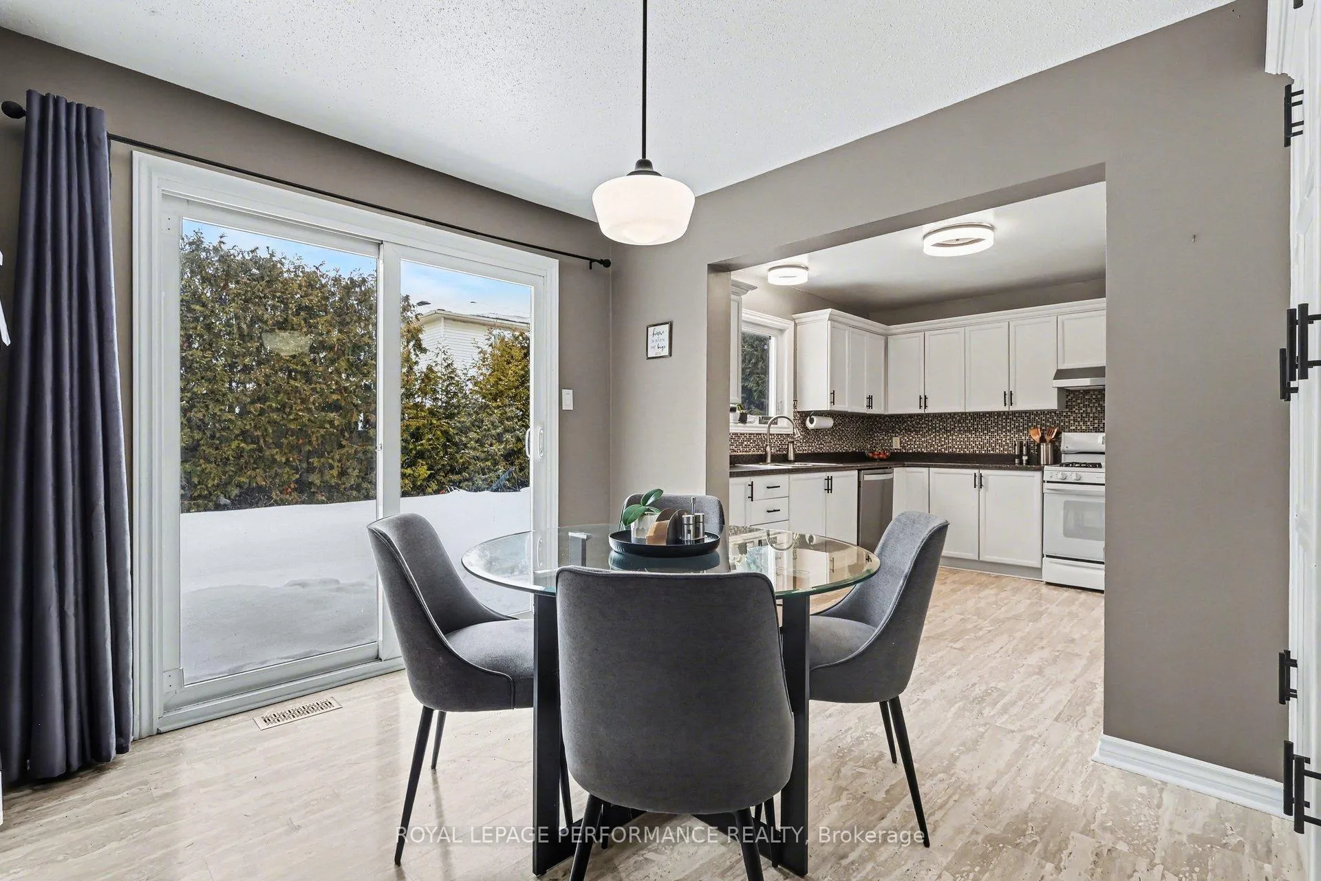 Photo 16 of 1606 Westport Crescent, Ottawa, Chateauneuf — HOMEH