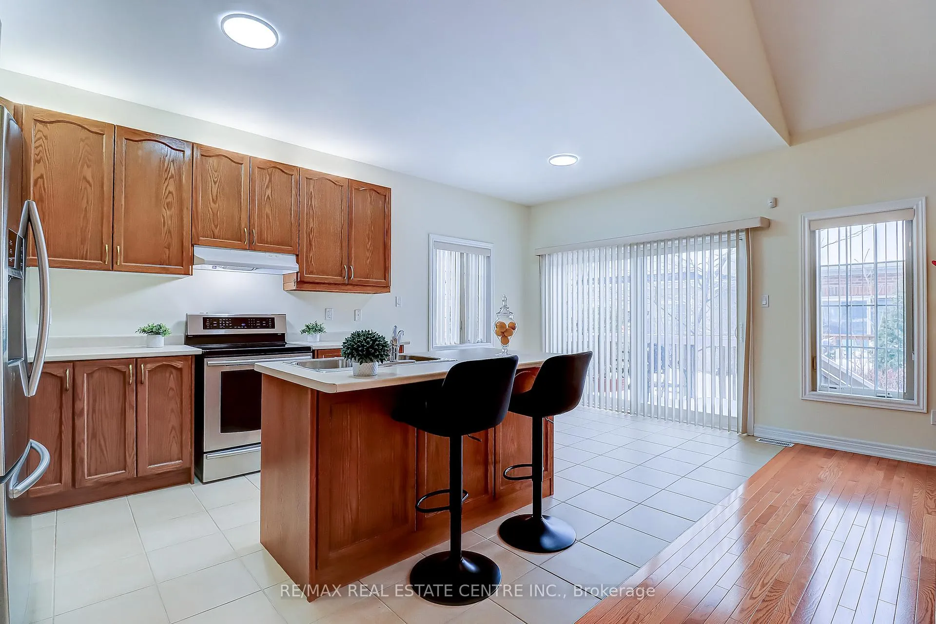 Photo 5 of 9 Jazzberry Road, Brampton, Sandringham-Wellington — HOMEH