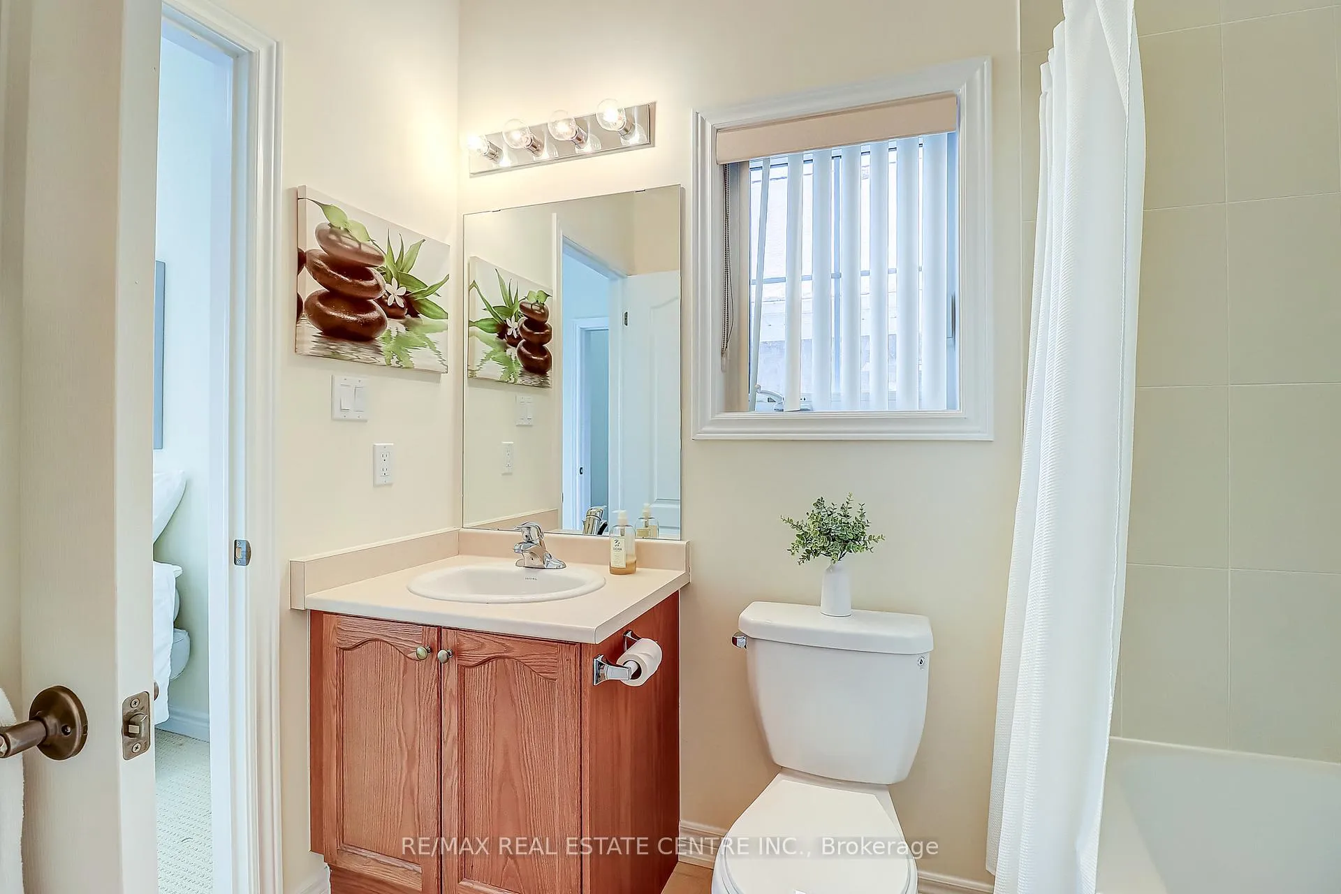 Photo 21 of 9 Jazzberry Road, Brampton, Sandringham-Wellington — HOMEH