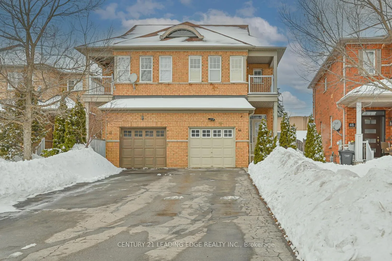 Front of 44 Deepcoral Court