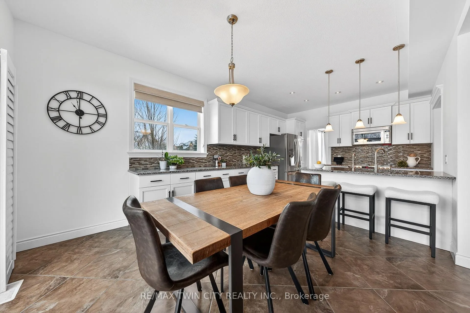 Photo 14 of 107 Janine Street, Kitchener — HOMEH