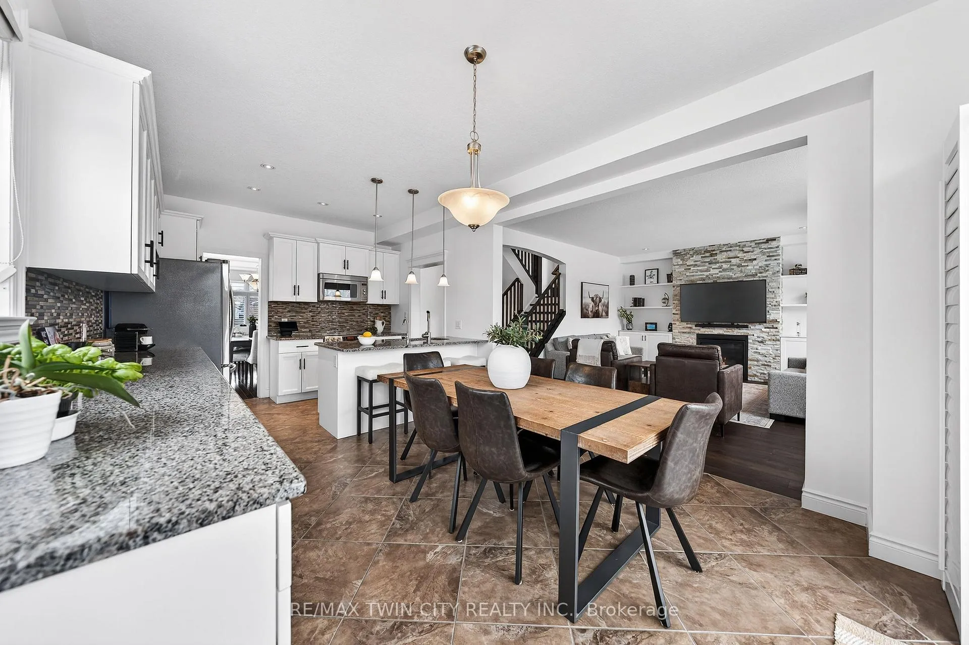 Photo 20 of 107 Janine Street, Kitchener — HOMEH