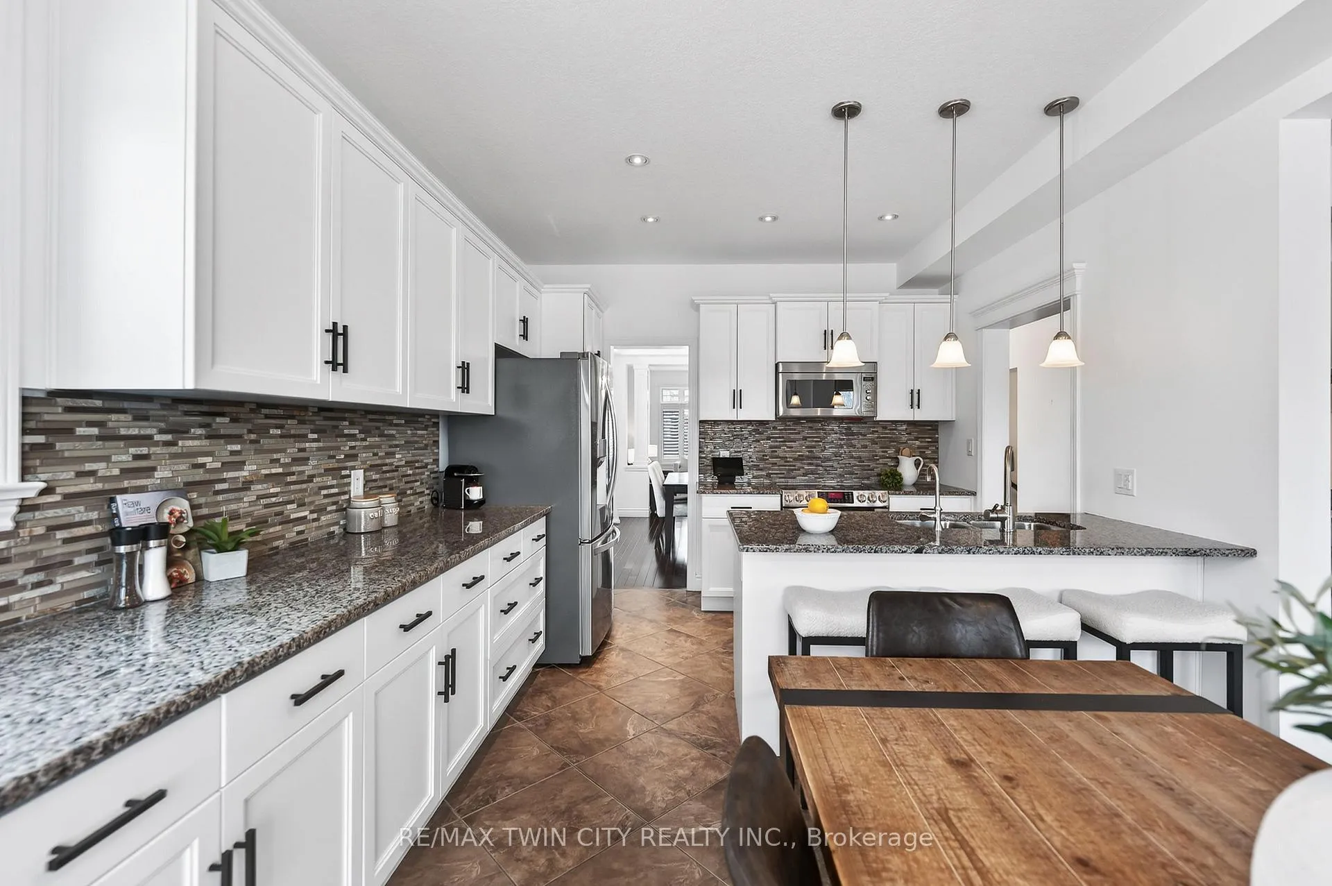 Photo 21 of 107 Janine Street, Kitchener — HOMEH