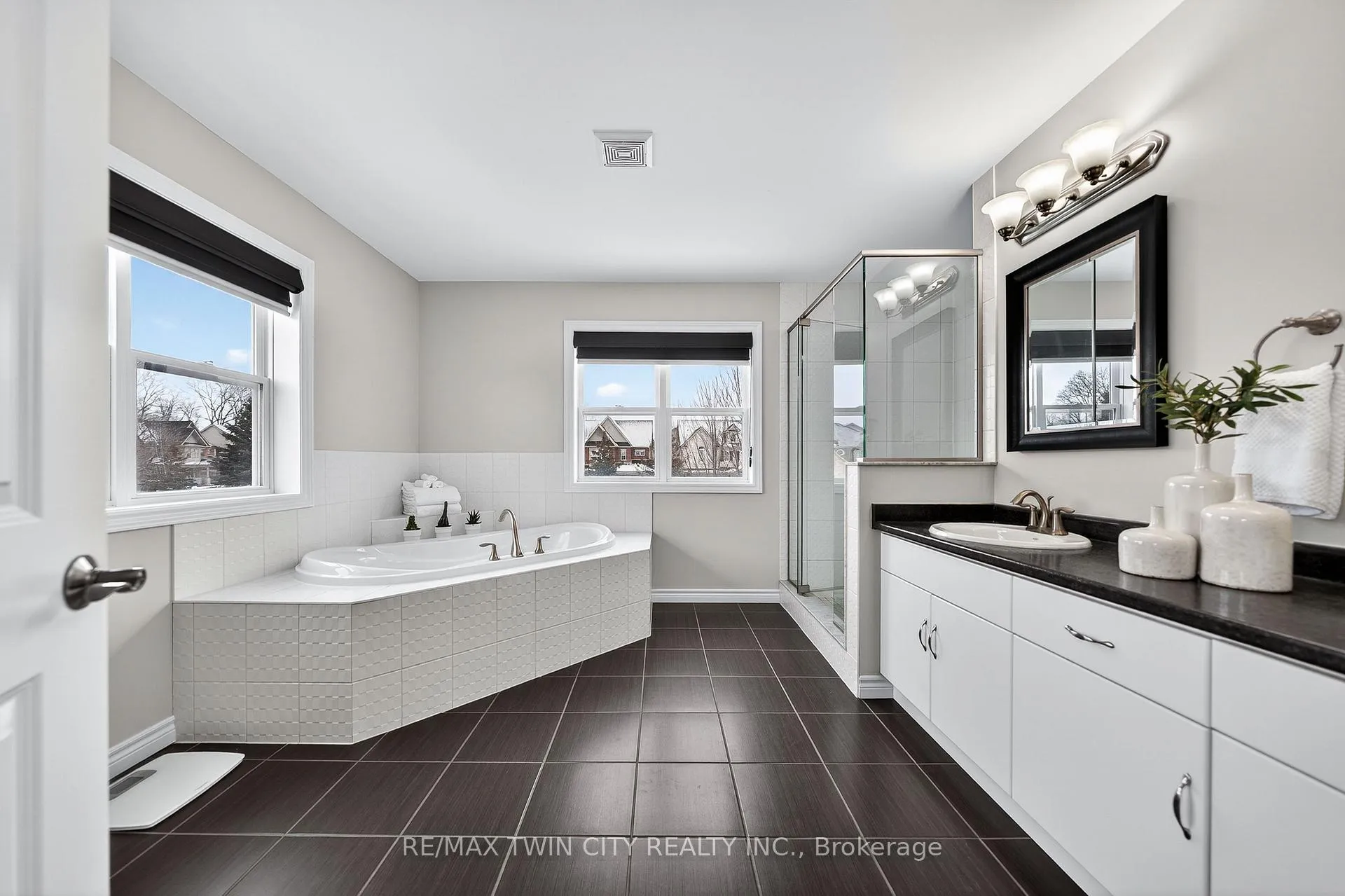 Photo 32 of 107 Janine Street, Kitchener — HOMEH