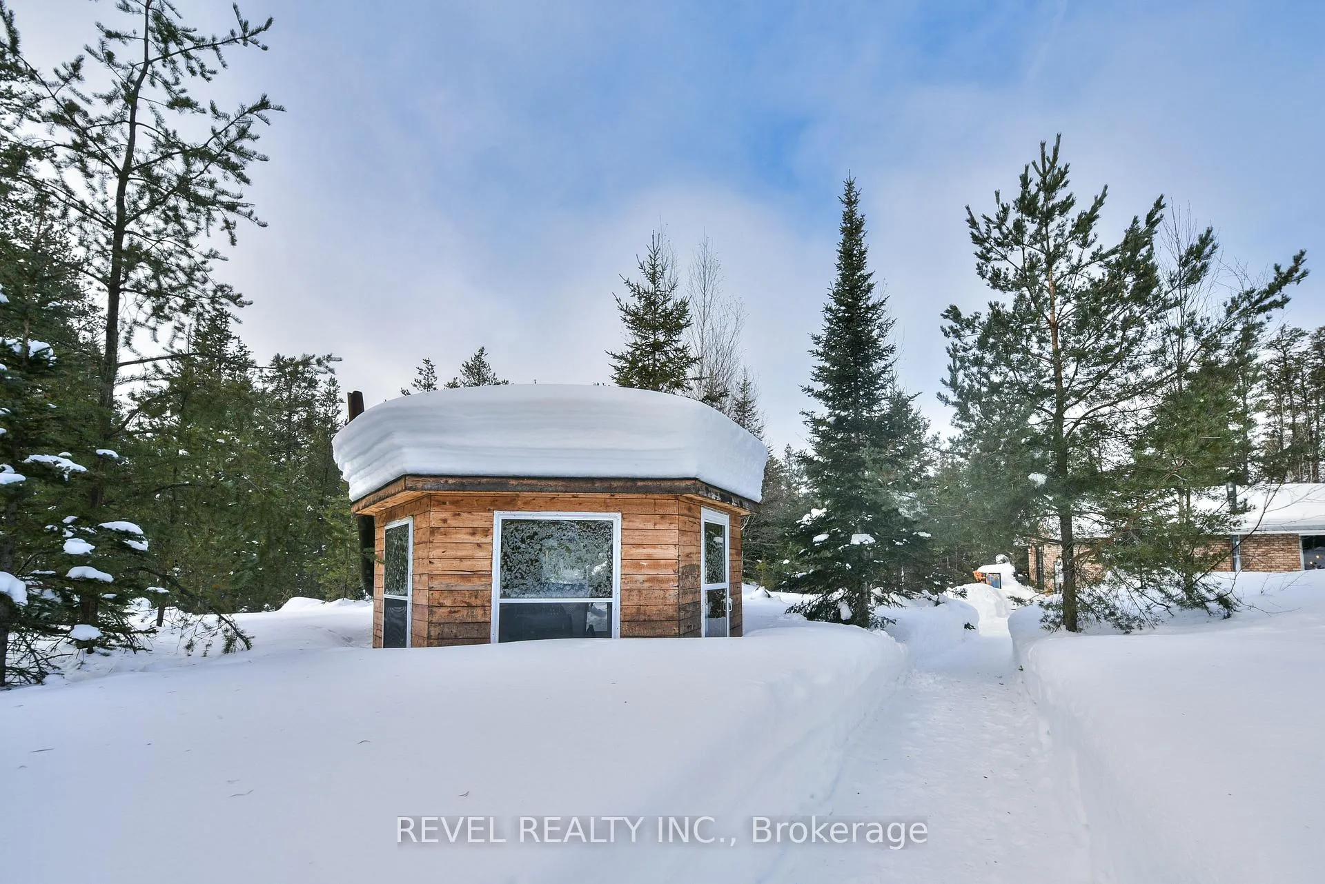 Photo 5 of 978 Municipal Road, Timmins, TM - Outside East — HOMEH