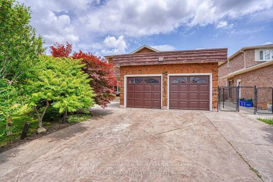 Photo 4 of 40 Queenston Crescent, Vaughan, East Woodbridge — HOMEH