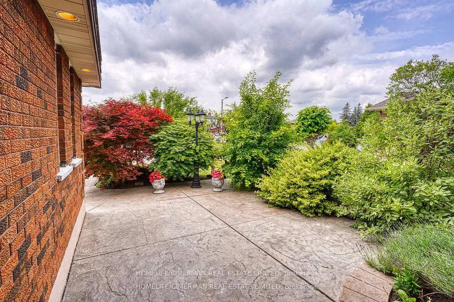 Photo 6 of 40 Queenston Crescent, Vaughan, East Woodbridge — HOMEH