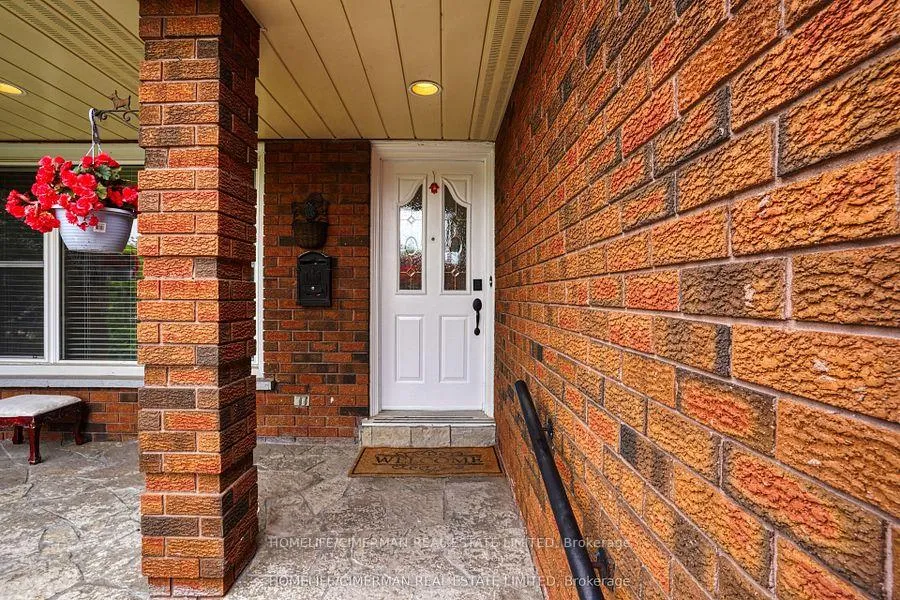 Photo 7 of 40 Queenston Crescent, Vaughan, East Woodbridge — HOMEH