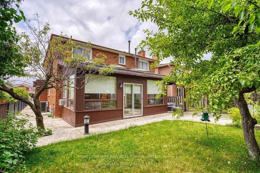 Photo 13 of 40 Queenston Crescent, Vaughan, East Woodbridge — HOMEH