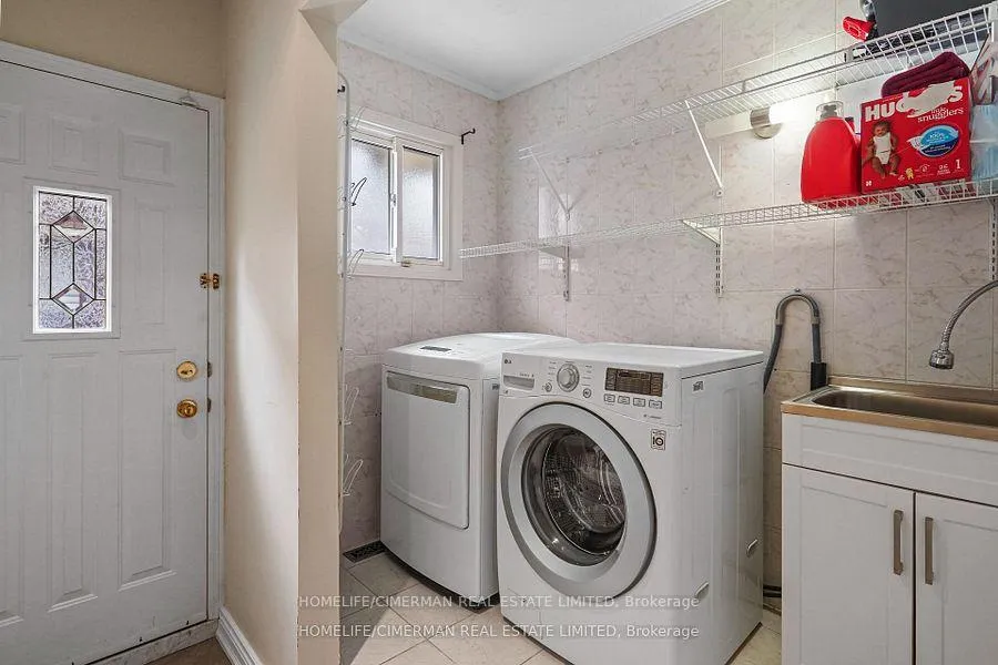 Photo 24 of 40 Queenston Crescent, Vaughan, East Woodbridge — HOMEH