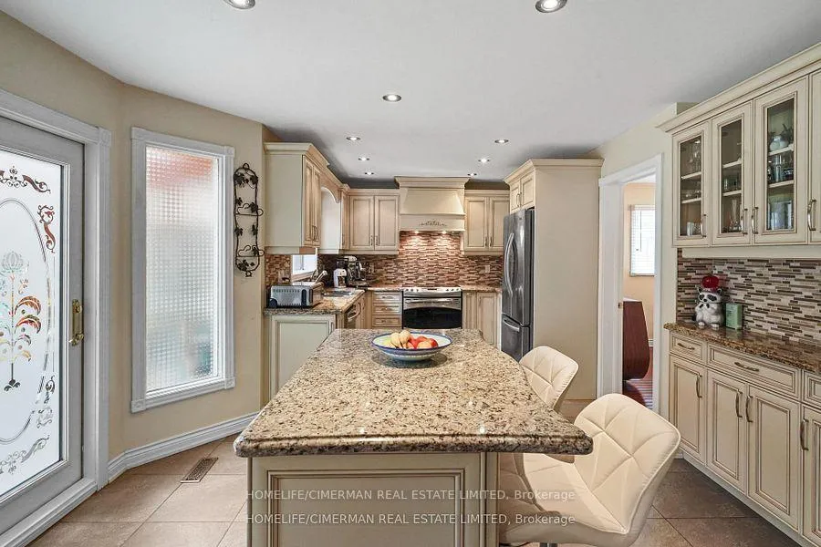 Photo 27 of 40 Queenston Crescent, Vaughan, East Woodbridge — HOMEH
