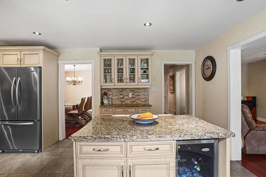Photo 29 of 40 Queenston Crescent, Vaughan, East Woodbridge — HOMEH