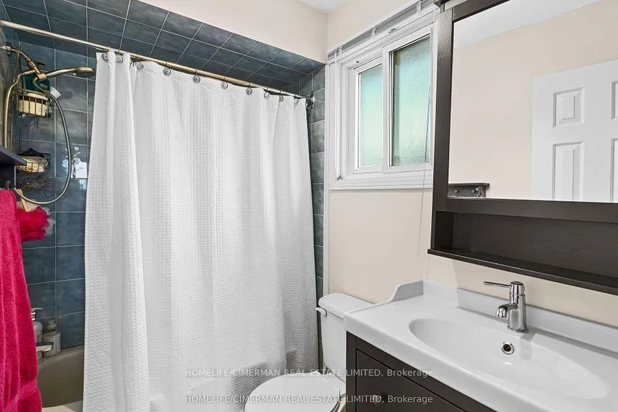Photo 37 of 40 Queenston Crescent, Vaughan, East Woodbridge — HOMEH