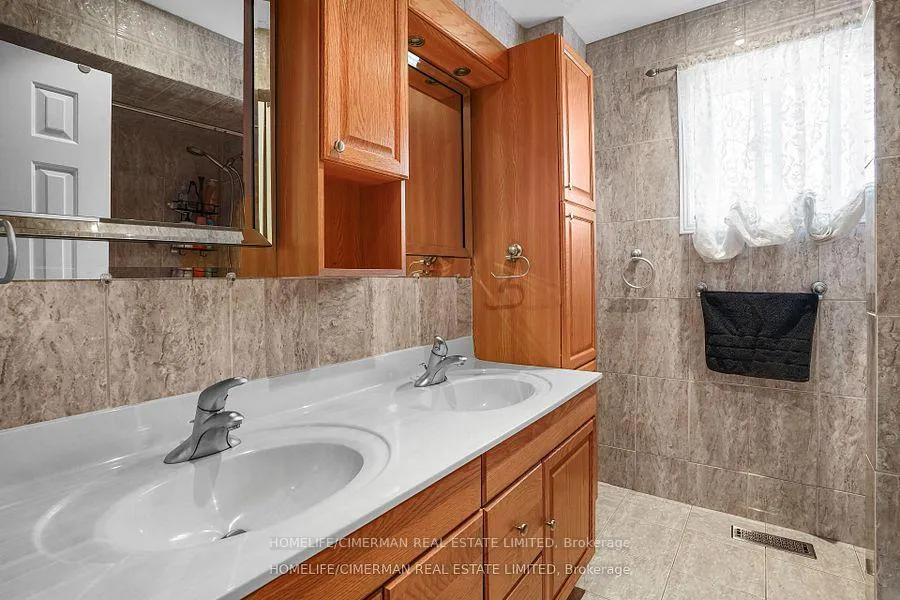 Photo 41 of 40 Queenston Crescent, Vaughan, East Woodbridge — HOMEH