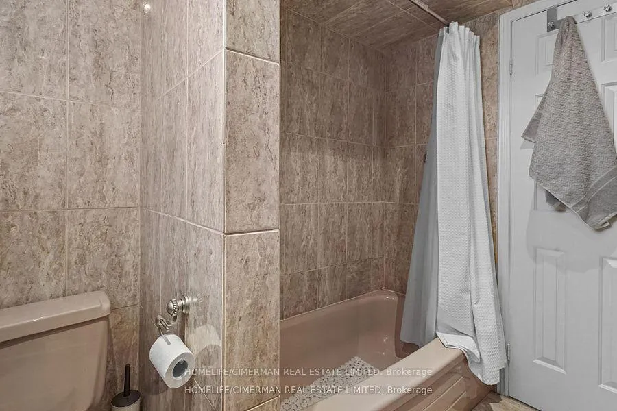 Photo 42 of 40 Queenston Crescent, Vaughan, East Woodbridge — HOMEH