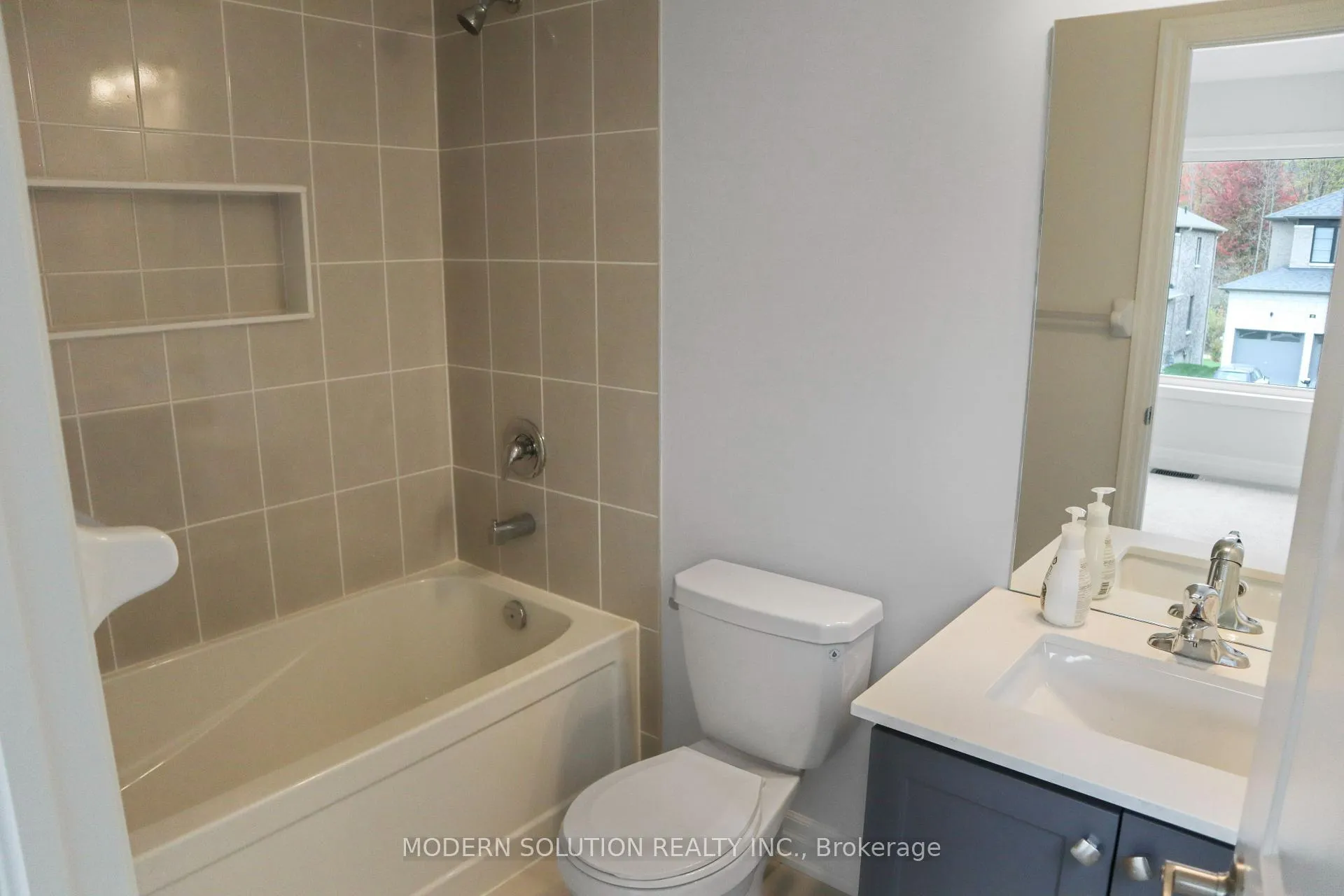 Photo 10 of 58 Del Ray Crescent, Wasaga Beach — HOMEH