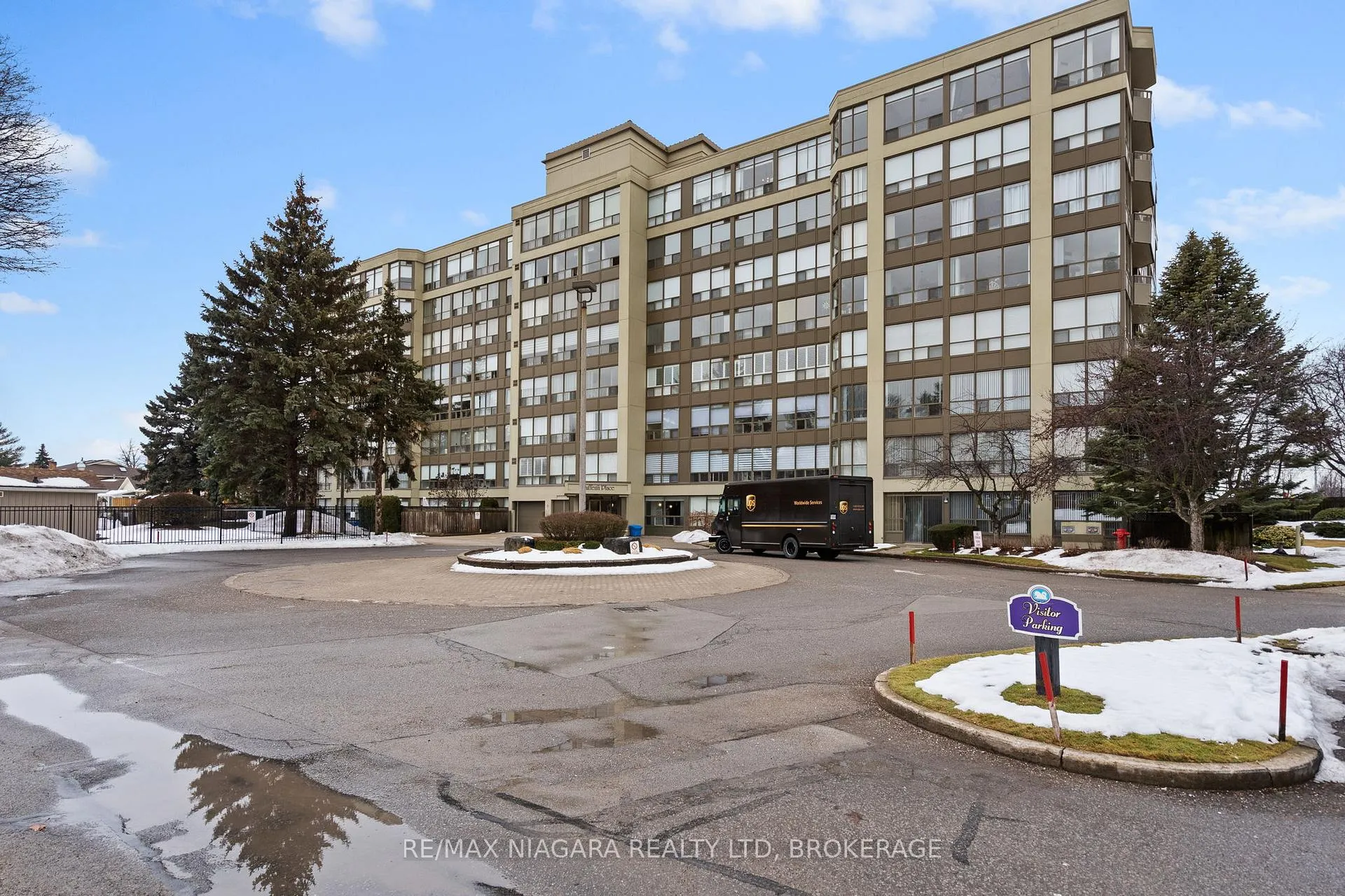 Front of Unit 402, 5100 Dorchester Road