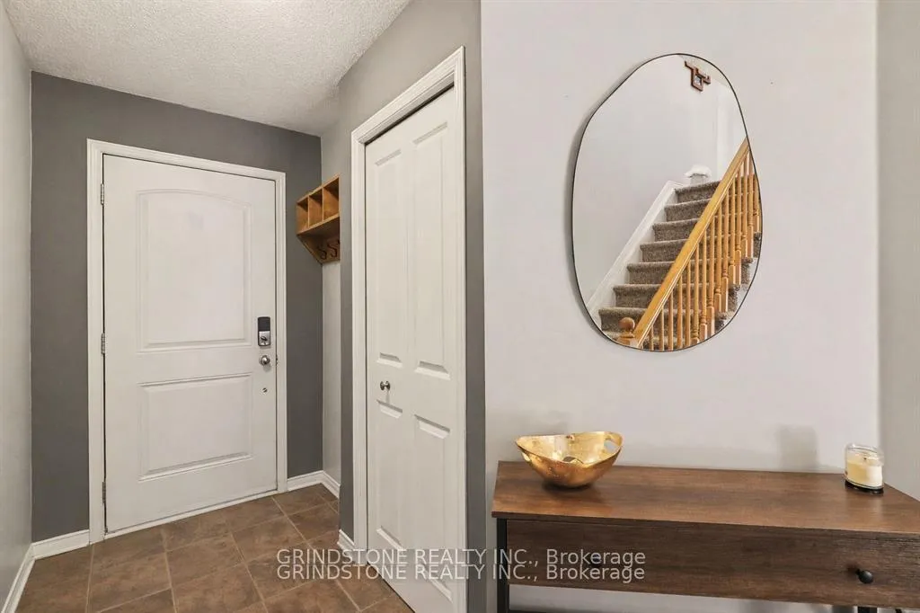 Photo 2 of 126 Songbird Private, Ottawa, Westcliffe Estates — HOMEH